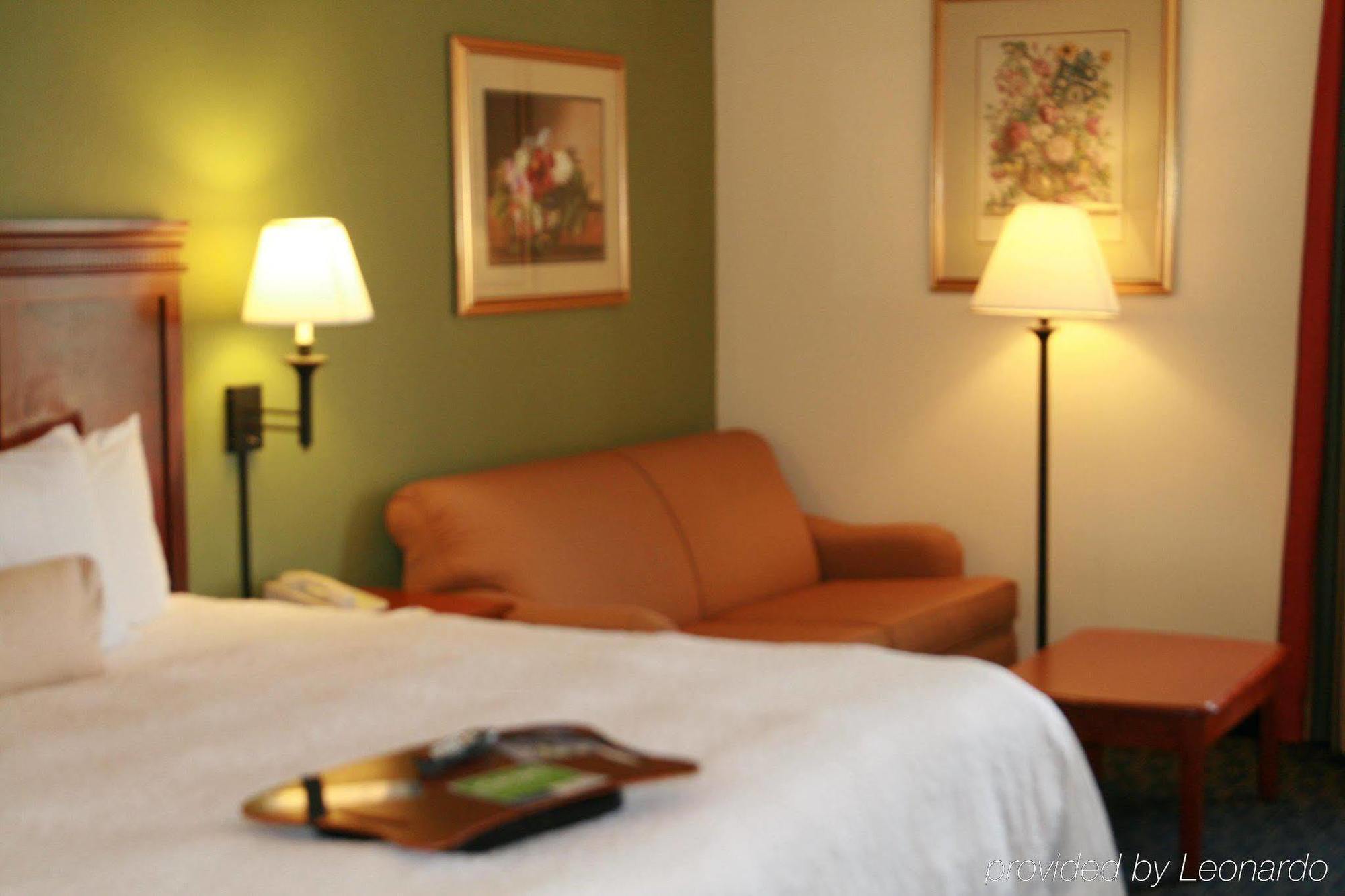 Hampton Inn & Suites Valley Forge/Oaks Phoenixville Room photo